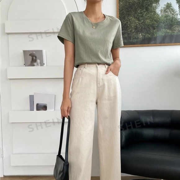 Basic Tee ✨NWT✨ - Picture 3 of 3